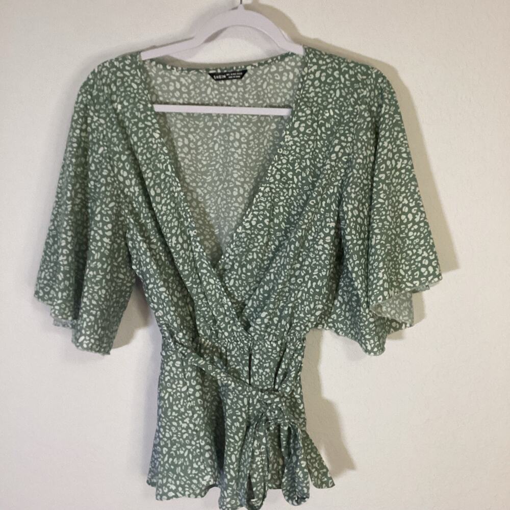 Shein Blouse Womens size L BOHO Commuting Casual Ruffle Sleeve Green Ditsy Leaf
